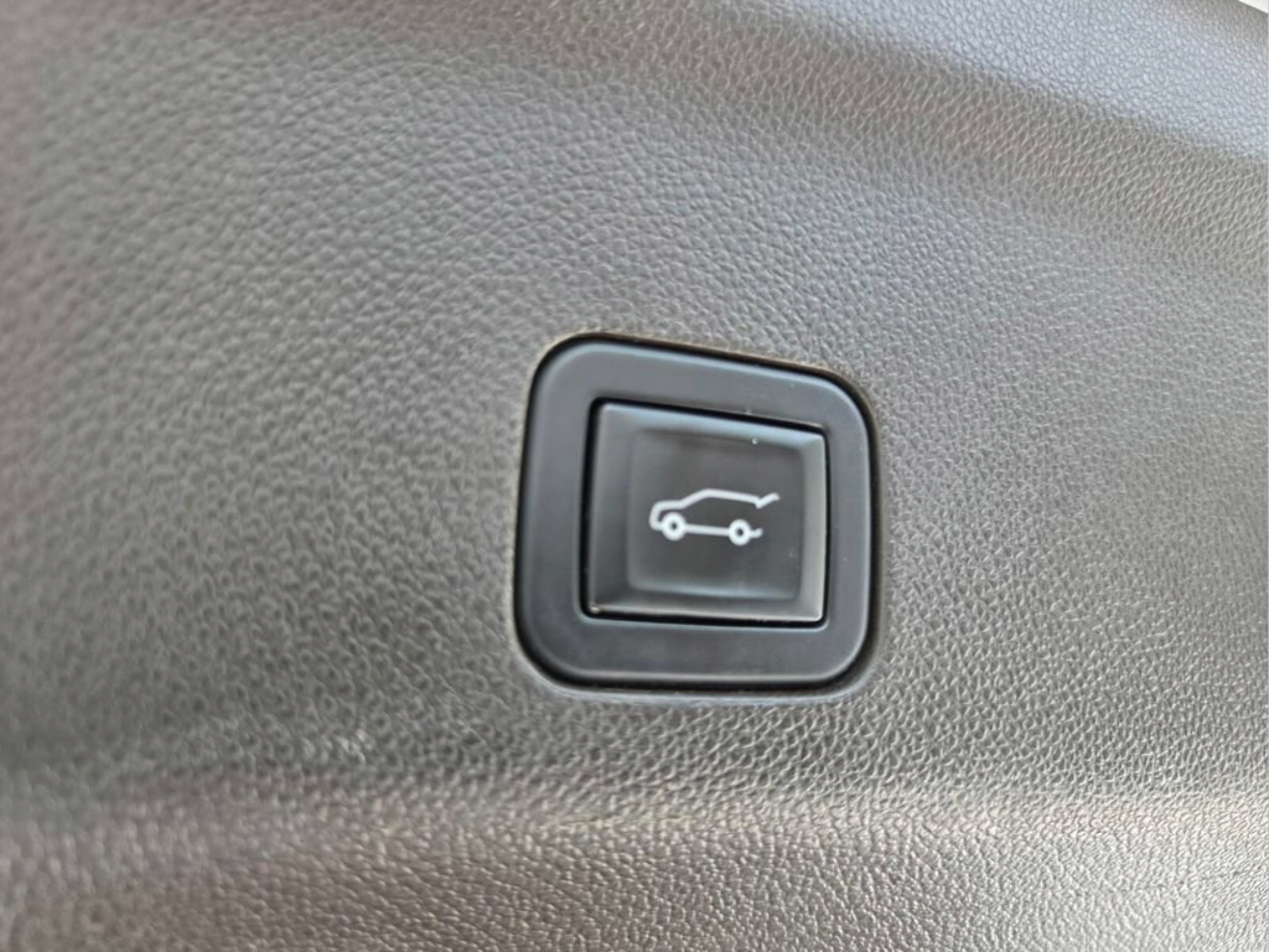 Used 2021 GMC Yukon XL Denali AWD/4WD image 19