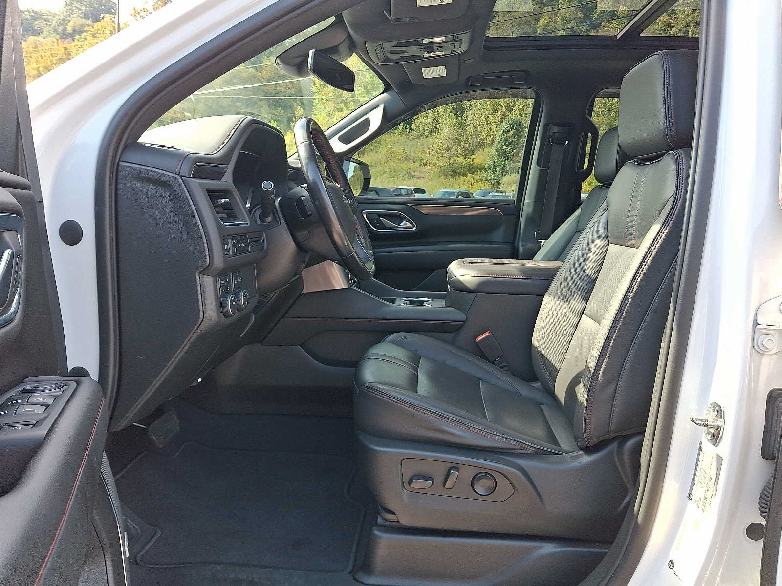 Used 2023 Chevrolet Suburban RST AWD/4WD image 13