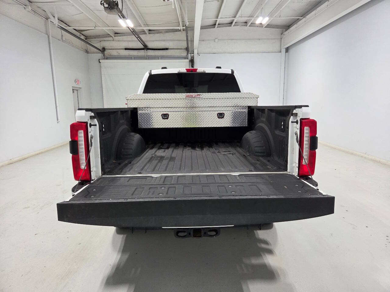 Used 2025 Ford F250 Lariat w/ FX4 Off-Road Package AWD/4WD image 9