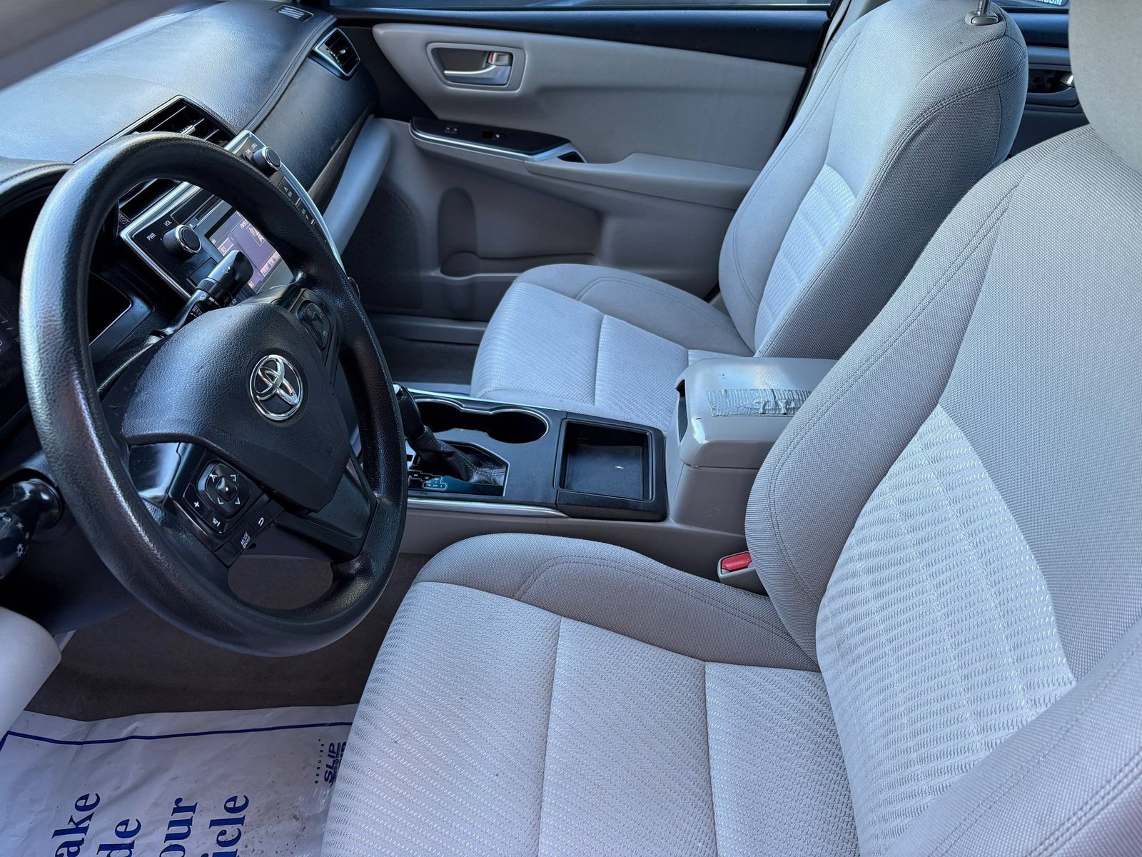 Used 2015 Toyota Camry LE FWD image 14
