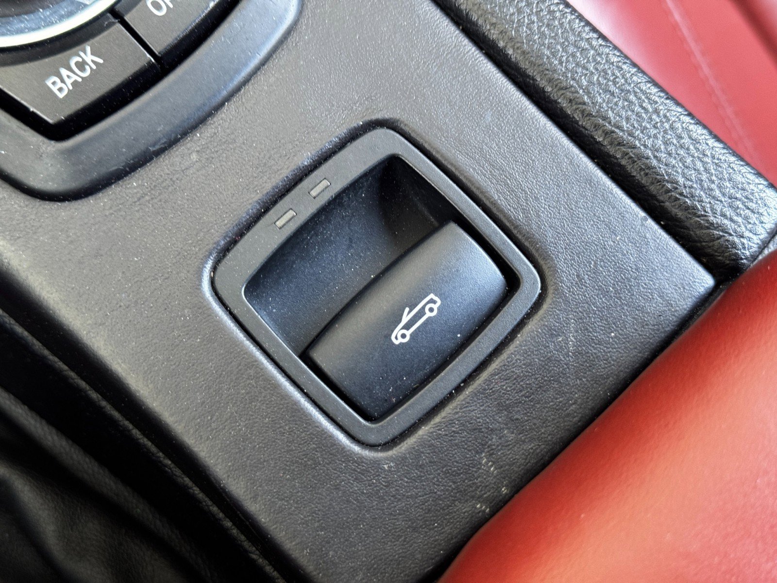 Used 2011 BMW M3 Convertible image 32