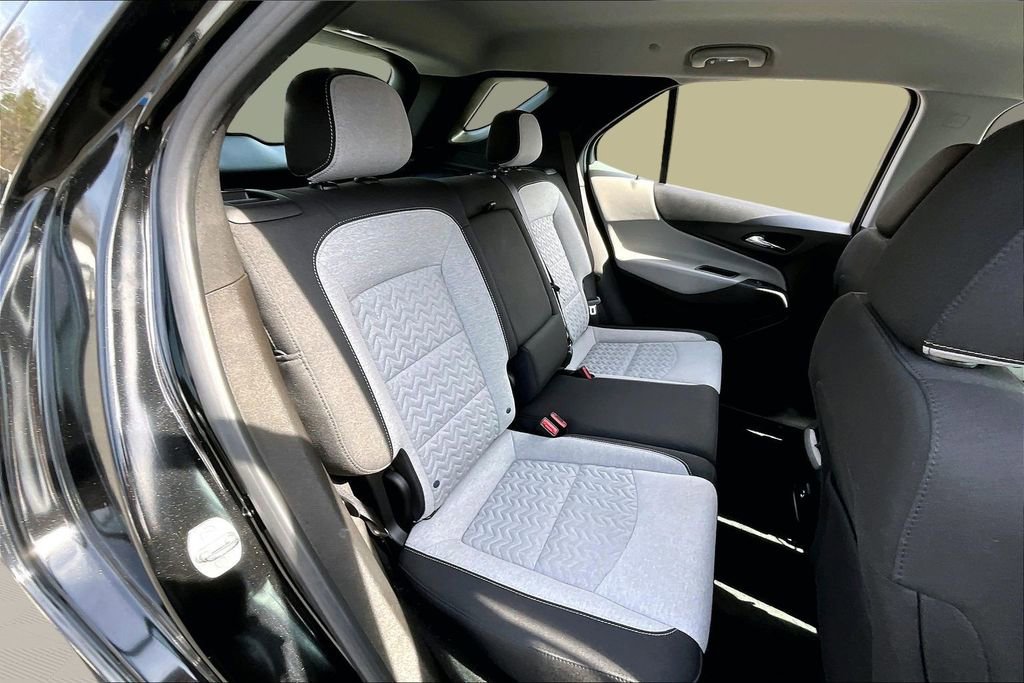 Used 2022 Chevrolet Equinox LS image 17