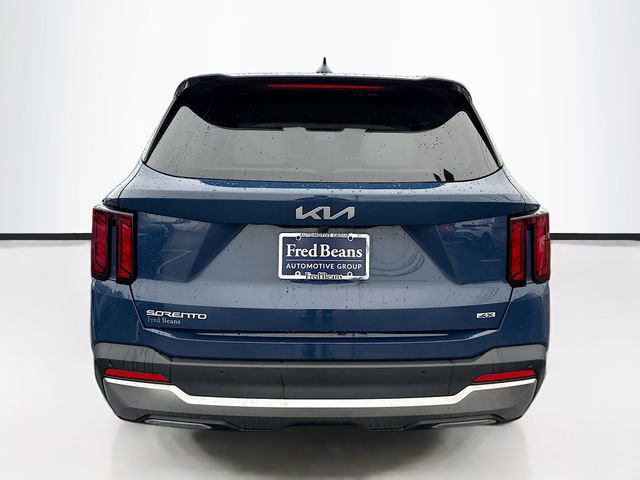 Used 2025 Kia Sorento S image 7