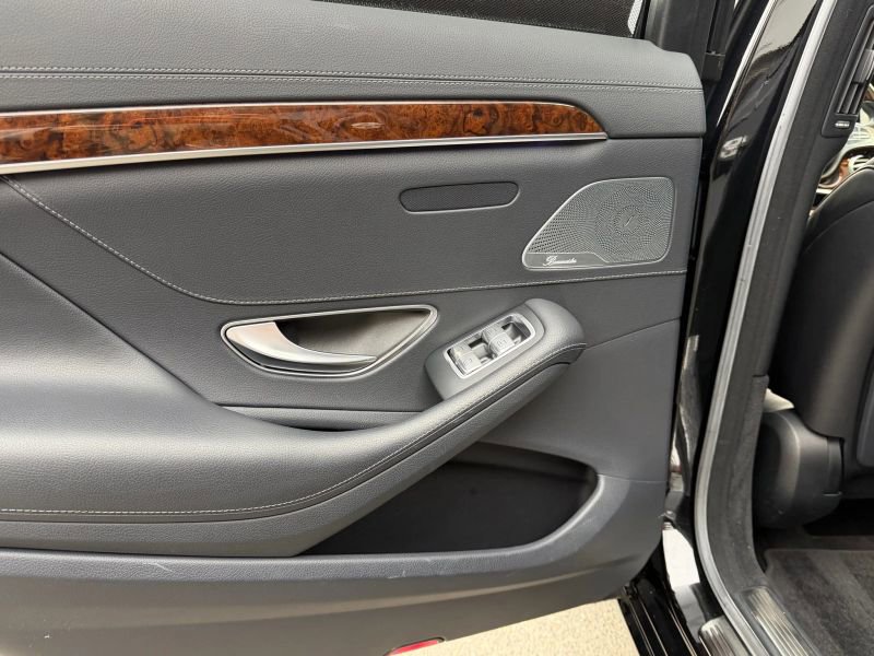 Used 2015 Mercedes-Benz S 550 Sedan image 15