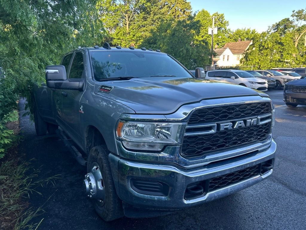 Used 2024 RAM 3500 Tradesman w/ Chrome Appearance Group AWD/4WD image 6