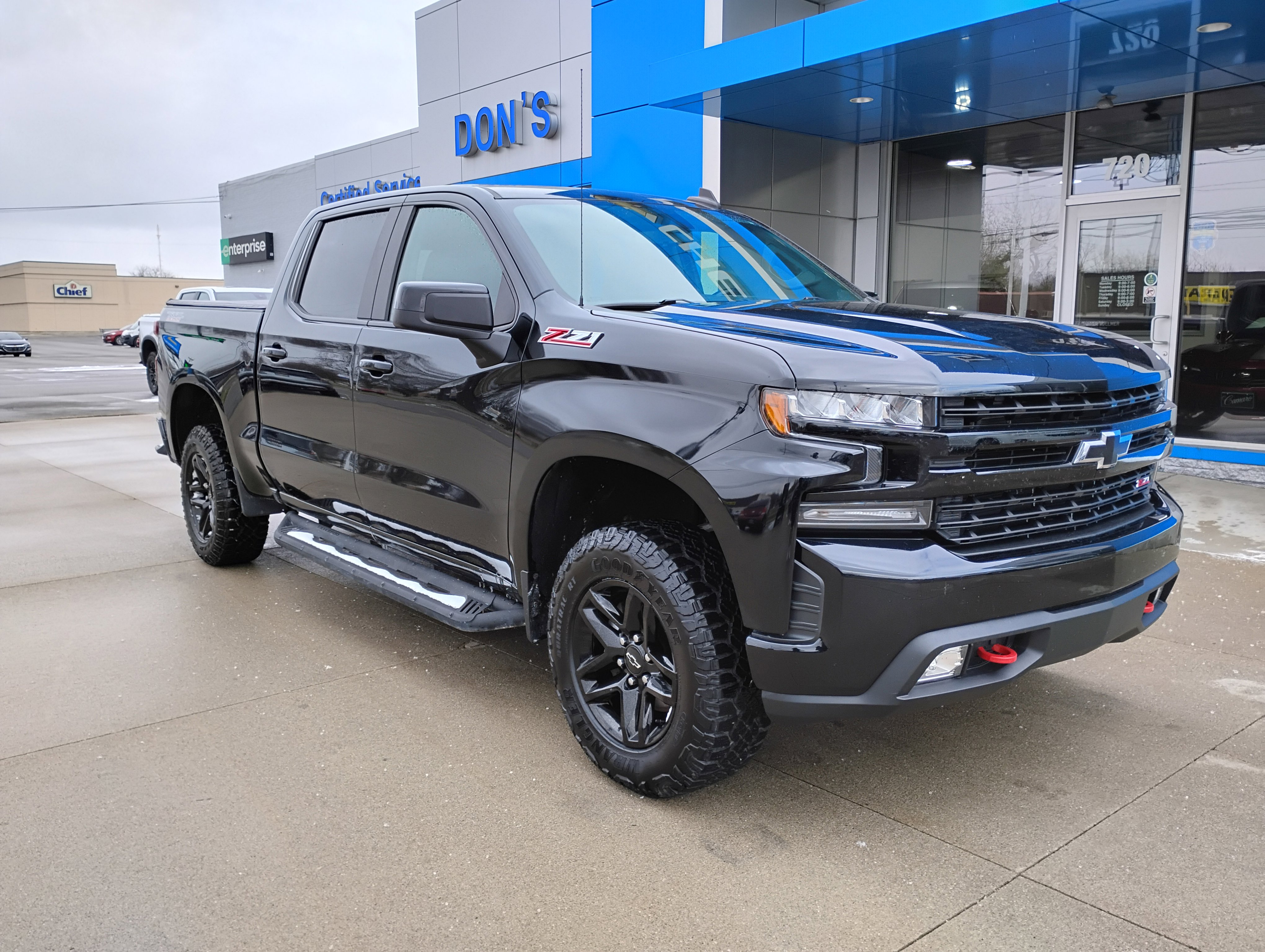 Used 2020 Chevrolet Silverado 1500 LT Trail Boss image 3