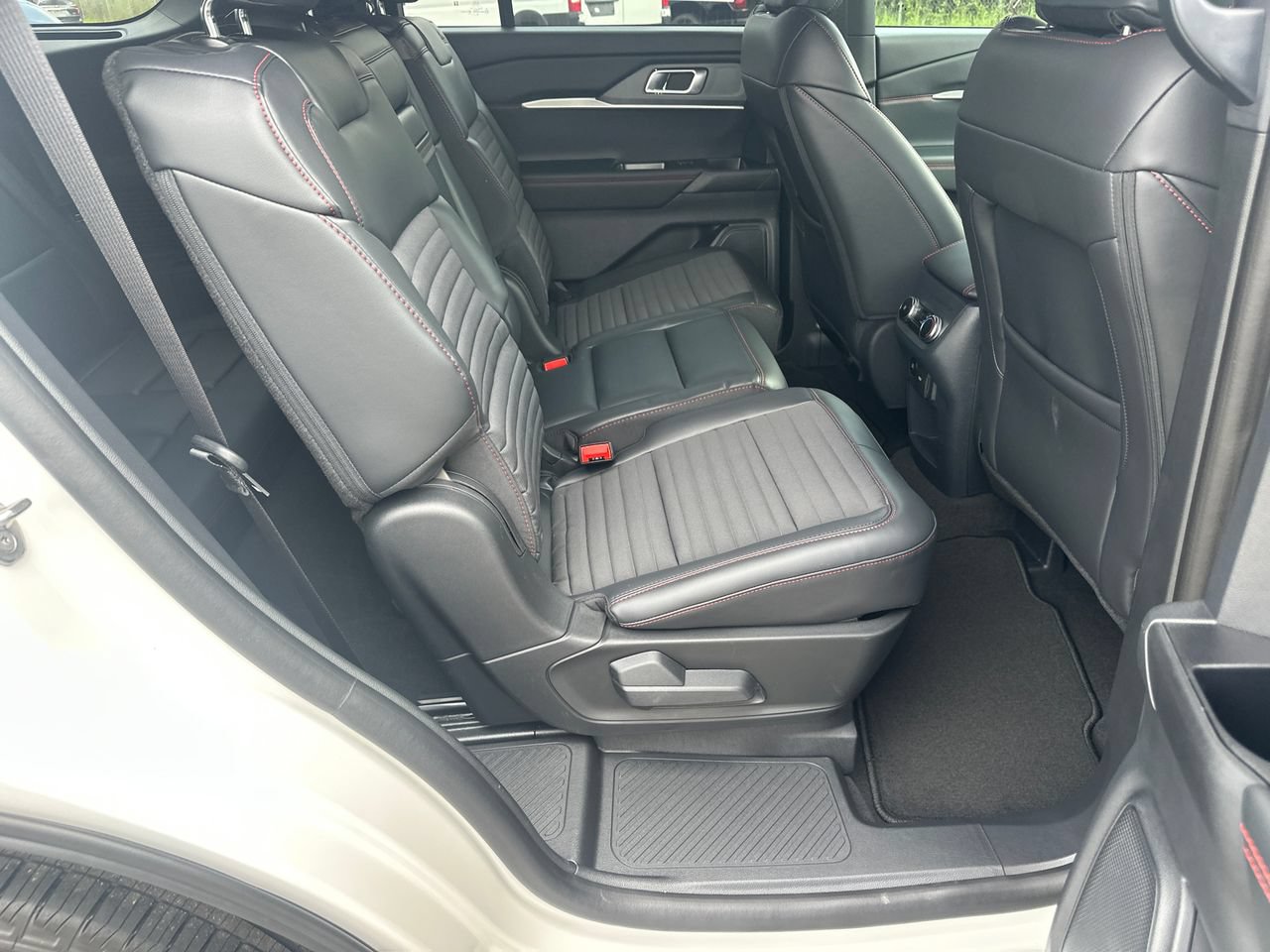 New 2026 Ford Explorer ST-Line RWD image 15