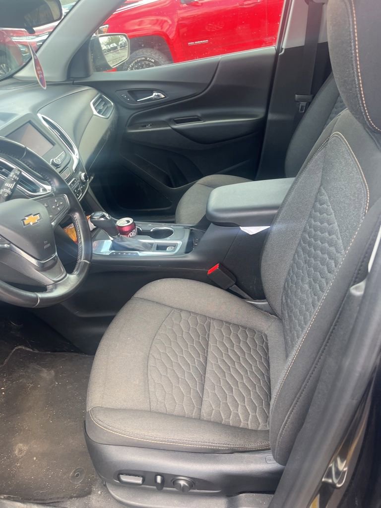 Used 2020 Chevrolet Equinox LT w/ Driver Convenience Package FWD image 13