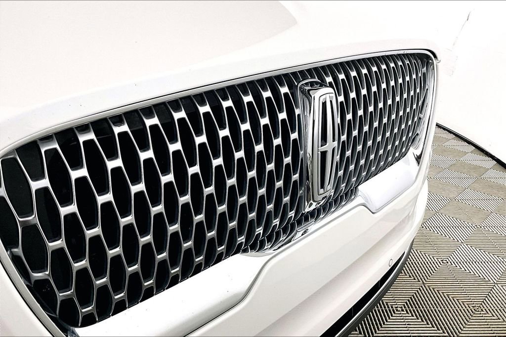 Used 2021 Lincoln Aviator Reserve w/ Equipment Group 201A image 31