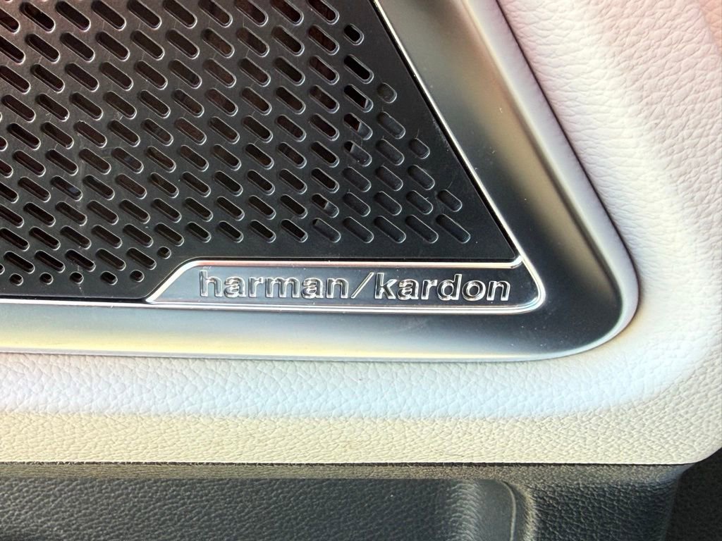 Used 2020 Kia Telluride SX w/ SX Prestige Package image 4