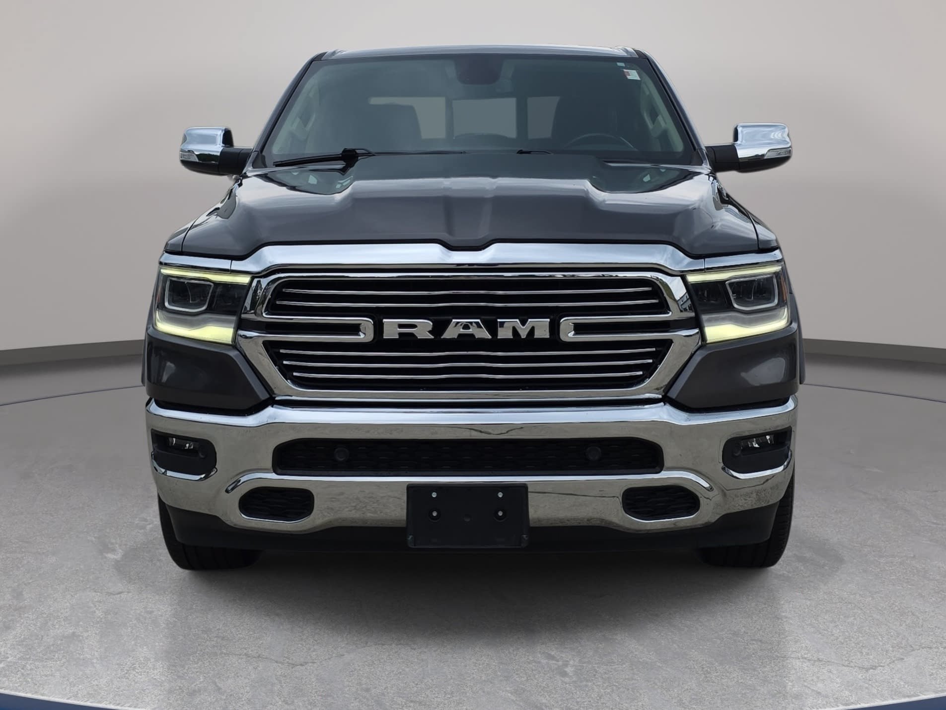 Used 2019 RAM 1500 Laramie AWD/4WD image 3
