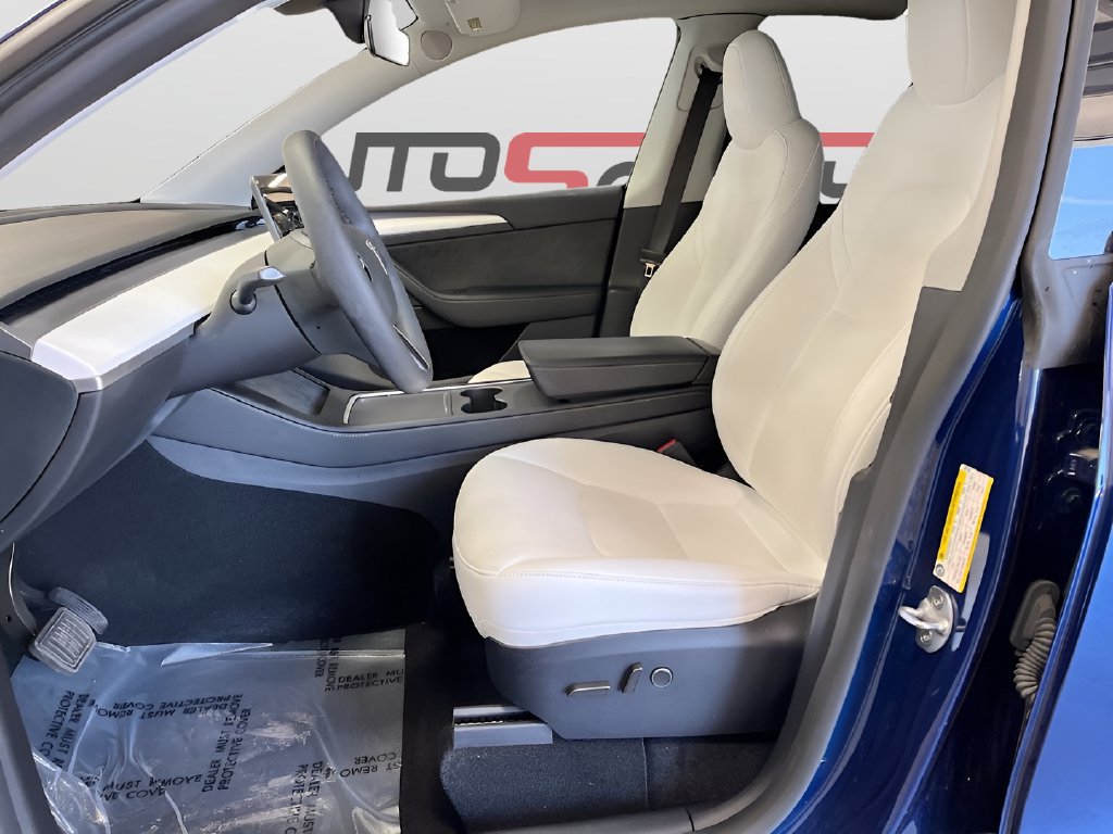 Used 2024 Tesla Model Y Long Range AWD/4WD image 19