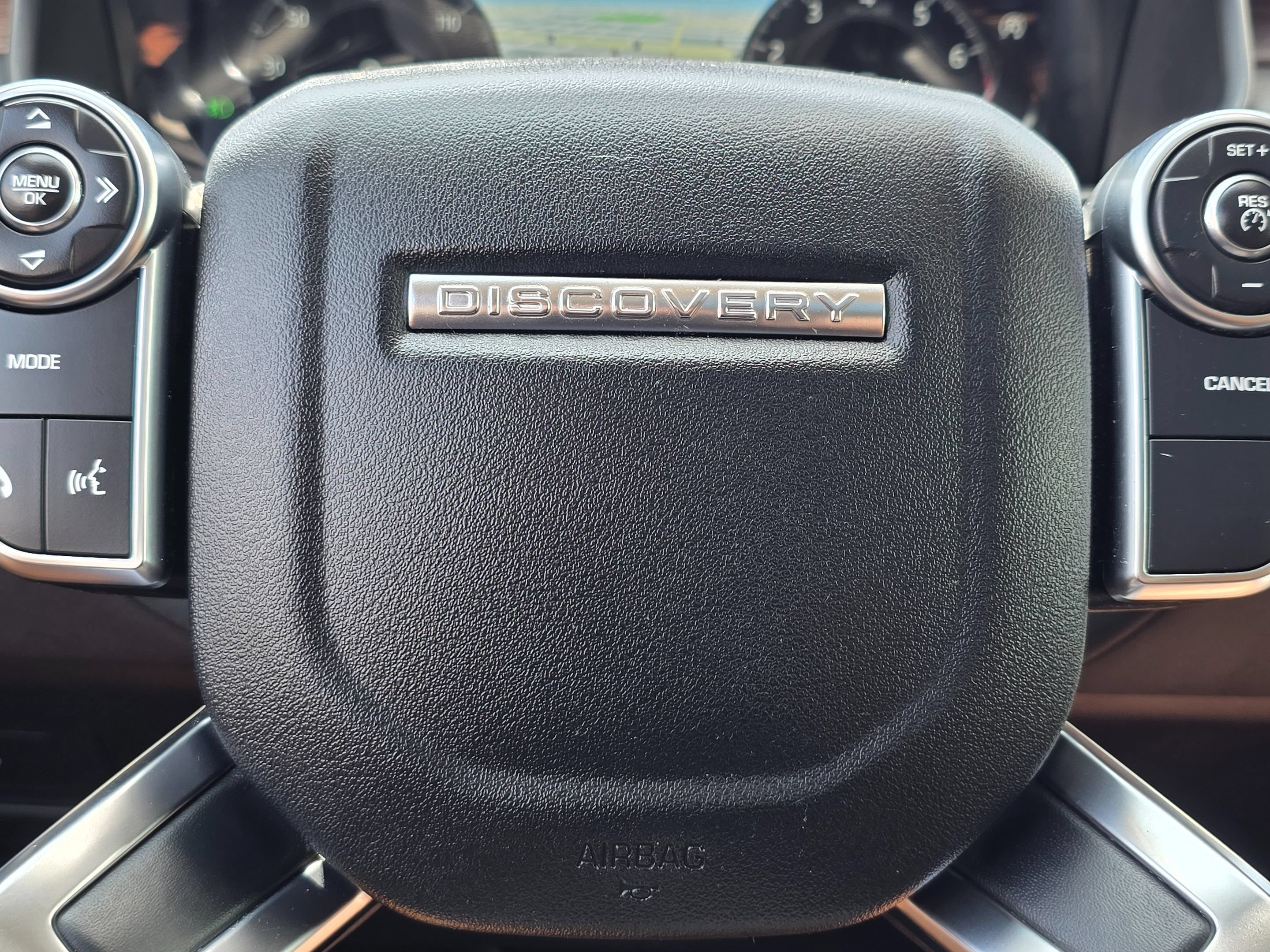 Used 2018 Land Rover Discovery HSE AWD/4WD image 31
