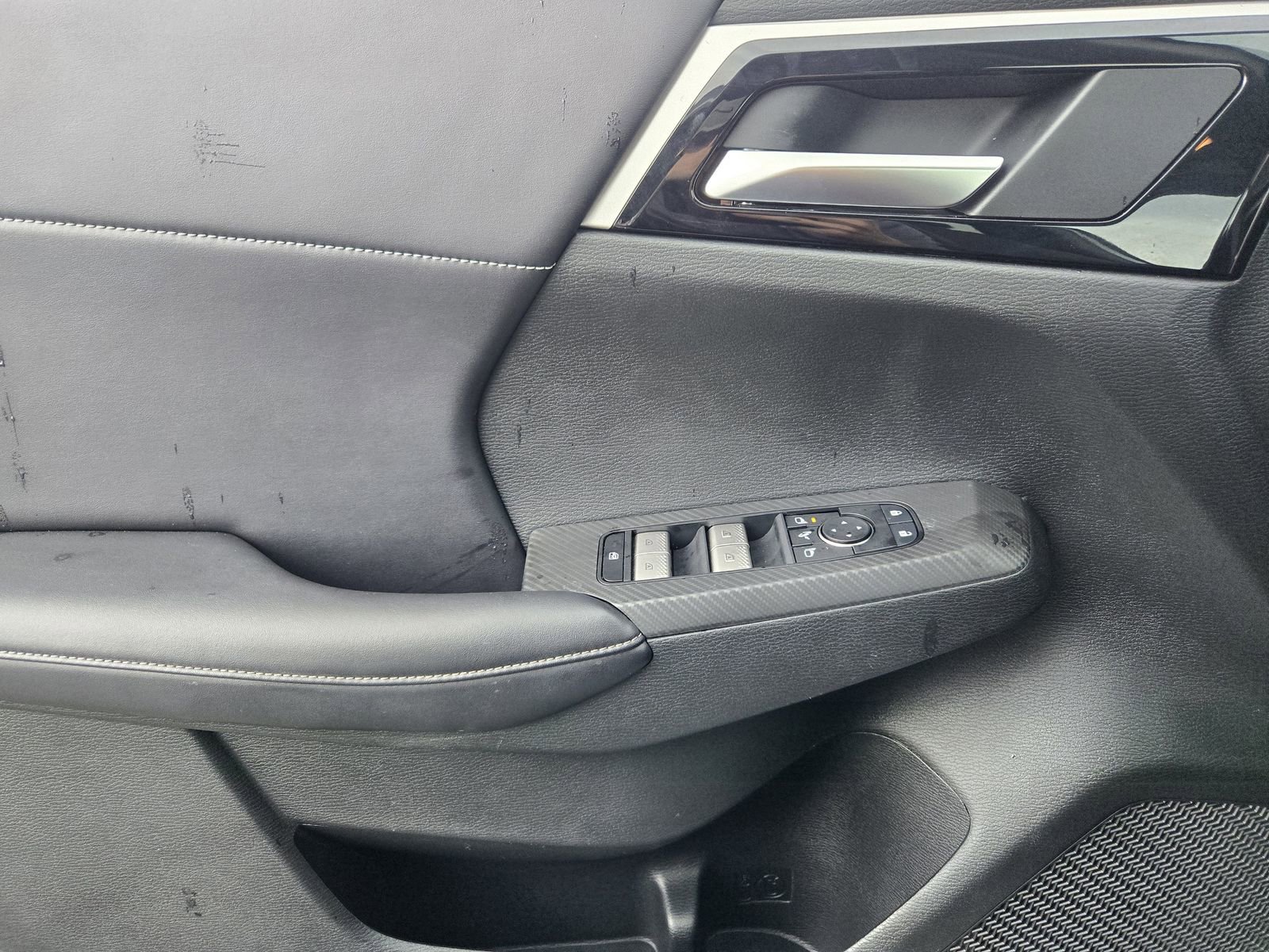 Used 2024 Mitsubishi Outlander SE image 19