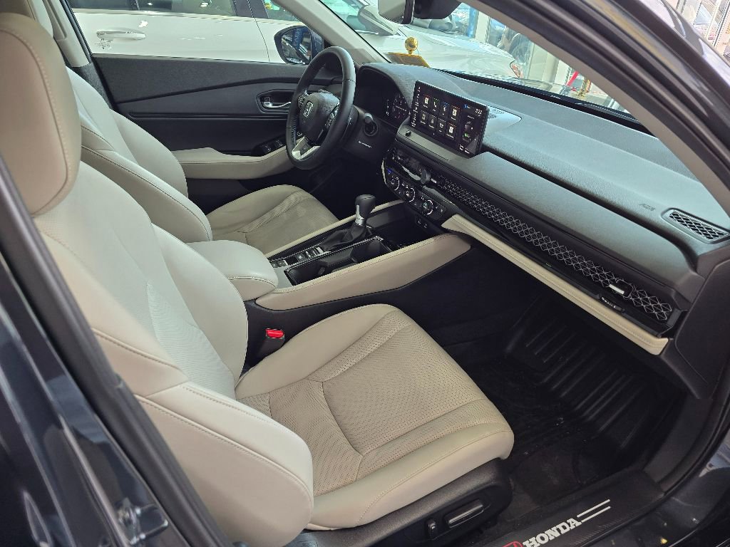 Used 2025 Honda Accord Touring image 23