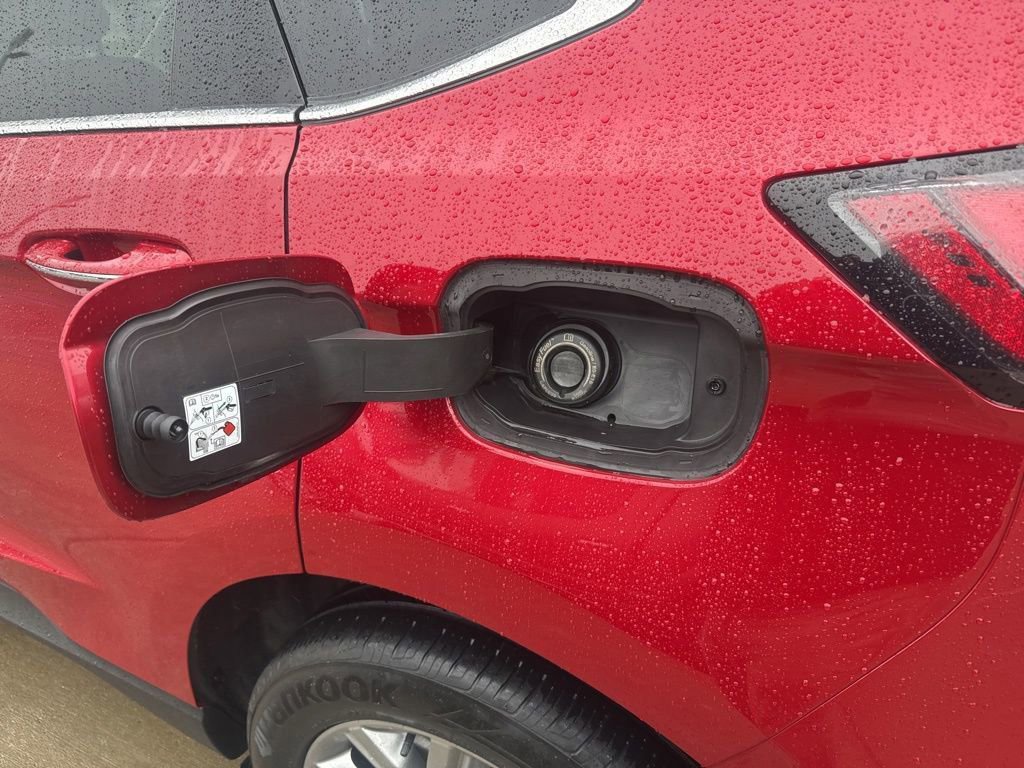 Certified 2022 Ford Edge Titanium w/ Class II Trailer Tow Package image 48