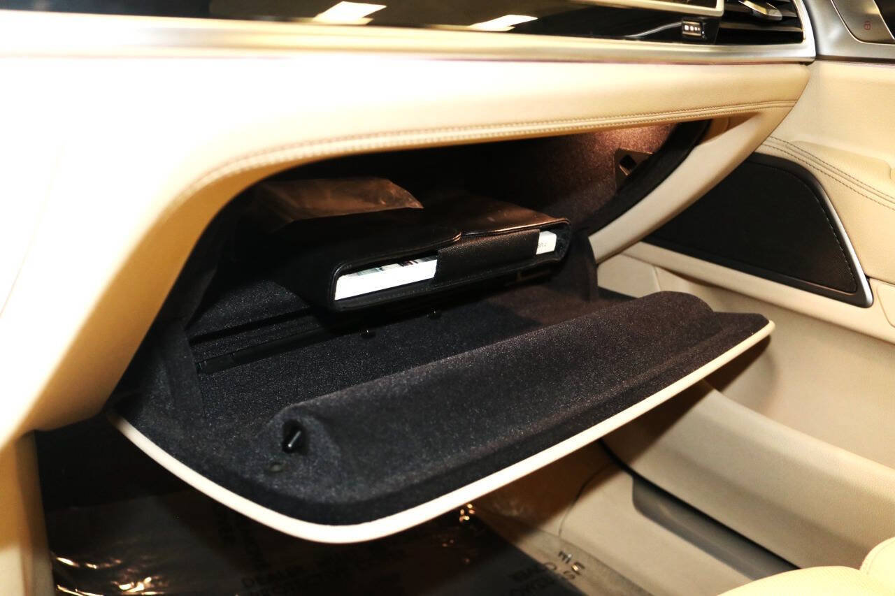 Used 2016 BMW 740i RWD image 67