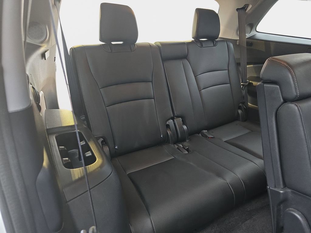 Used 2020 Honda Pilot Touring image 17