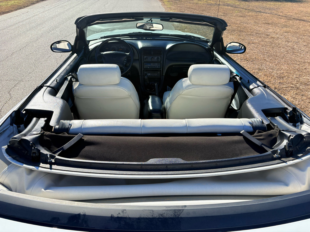 Used 1998 Ford Mustang Convertible image 48