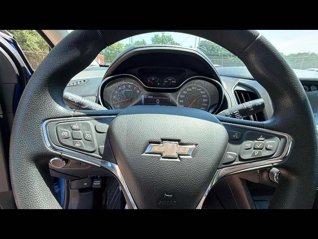 Used 2017 Chevrolet Cruze LT w/ LT True North Edition FWD image 12