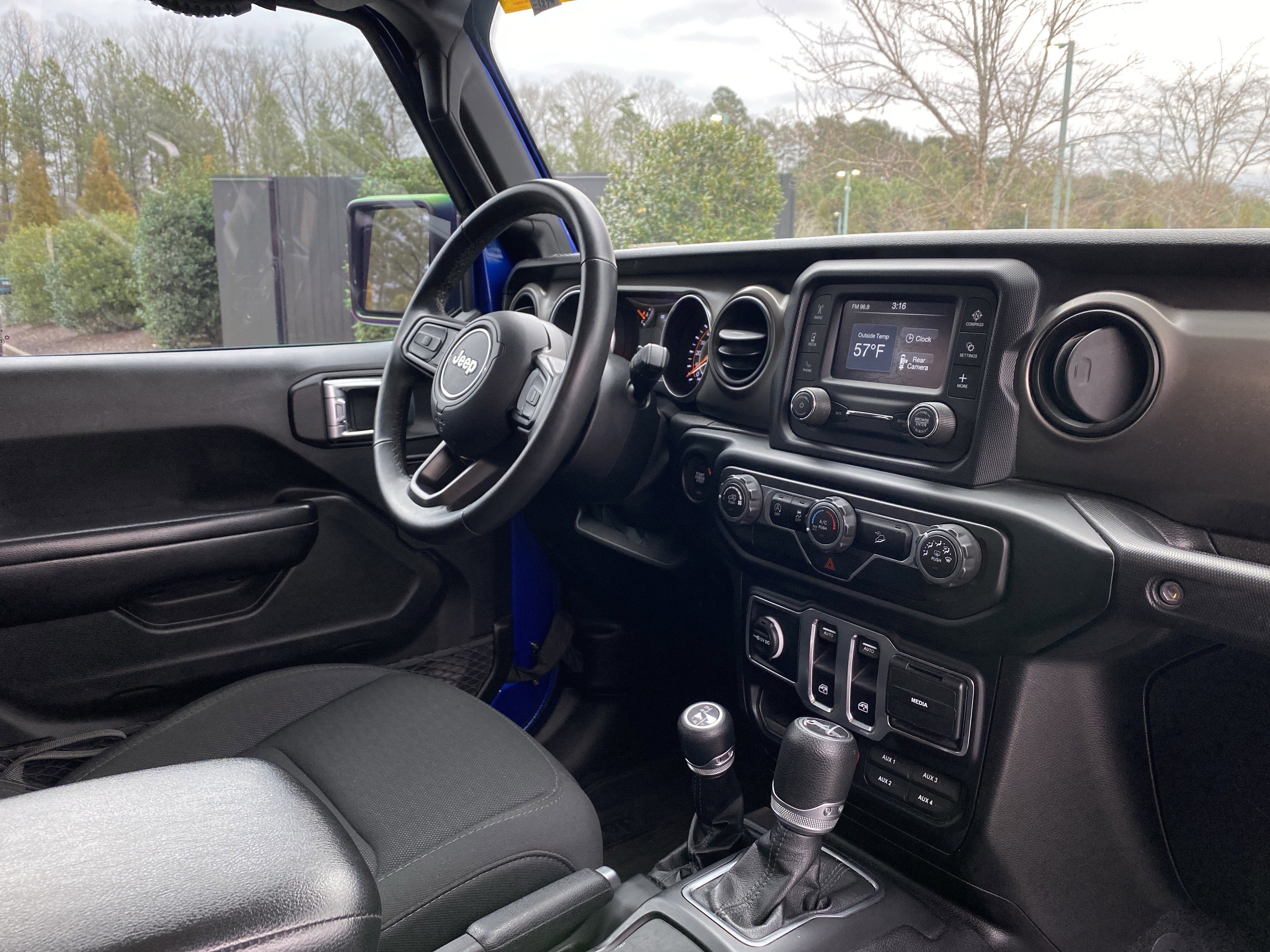 Used 2019 Jeep Wrangler Sport image 6