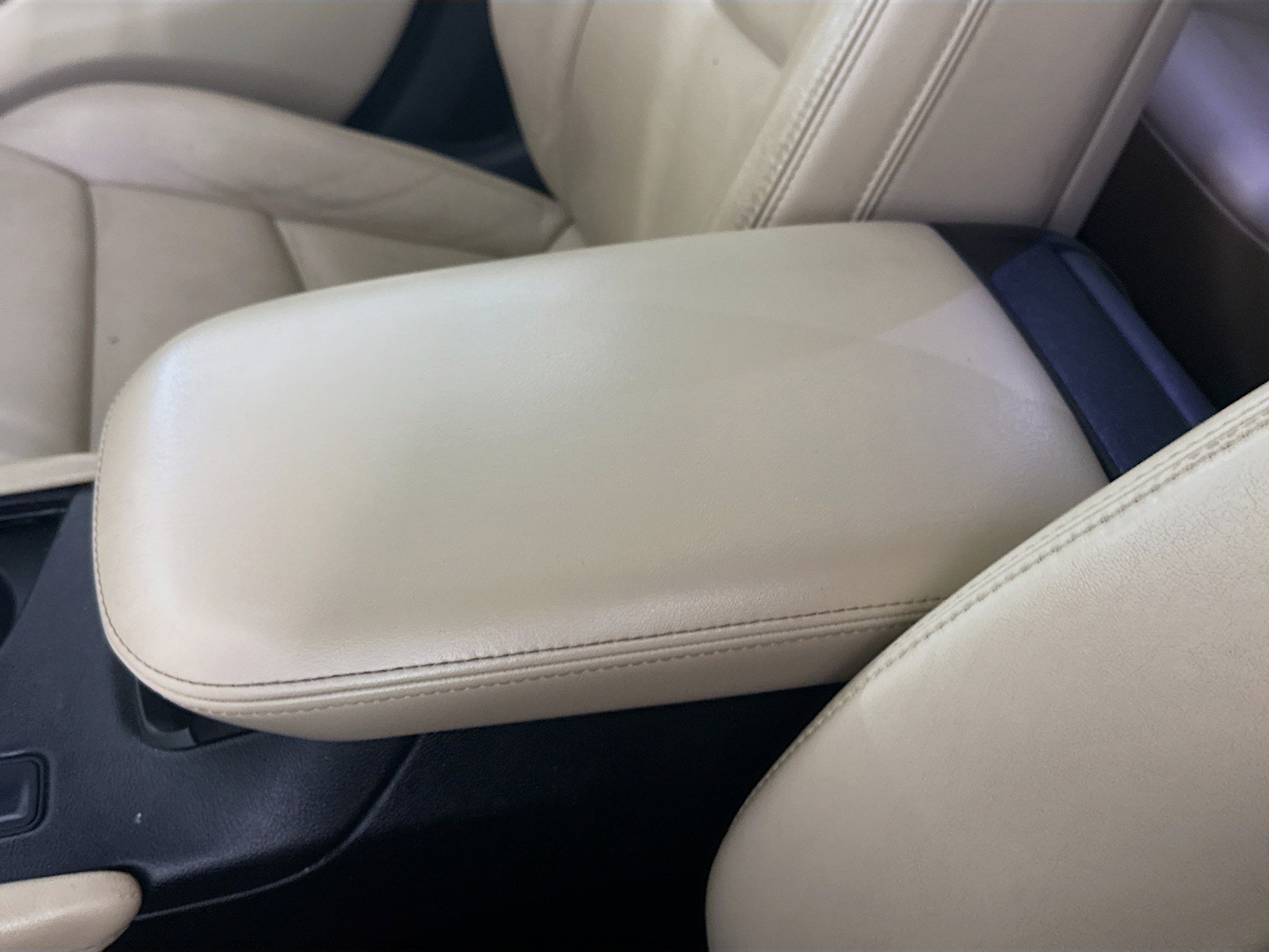 Used 2018 Cadillac XT5 Luxury w/ Driver Awareness Package FWD image 18