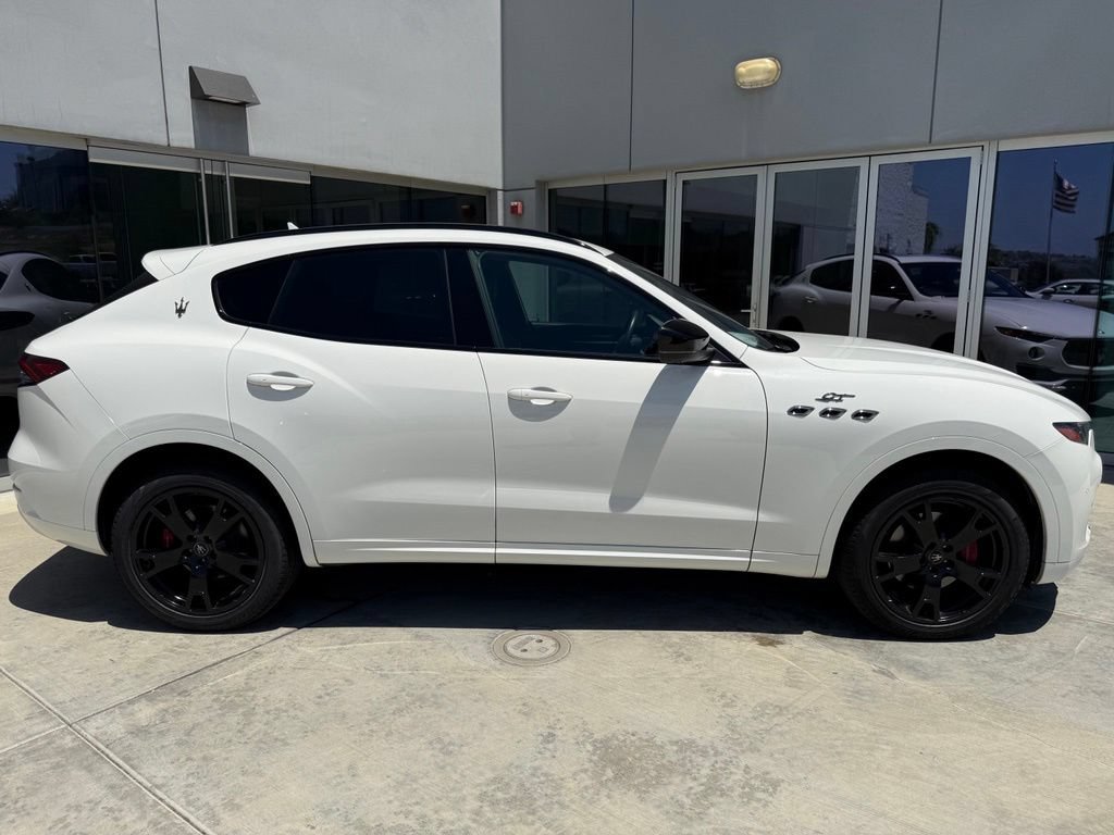 Certified 2022 Maserati Levante GT AWD/4WD image 3