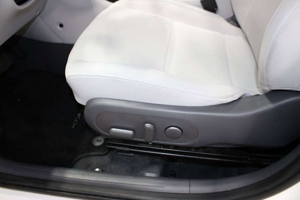 Used 2024 Hyundai Kona SEL w/ Convenience Package image 13