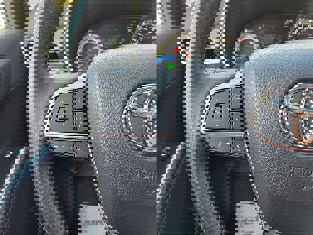 Certified 2023 Toyota Highlander Bronze Edition image 13