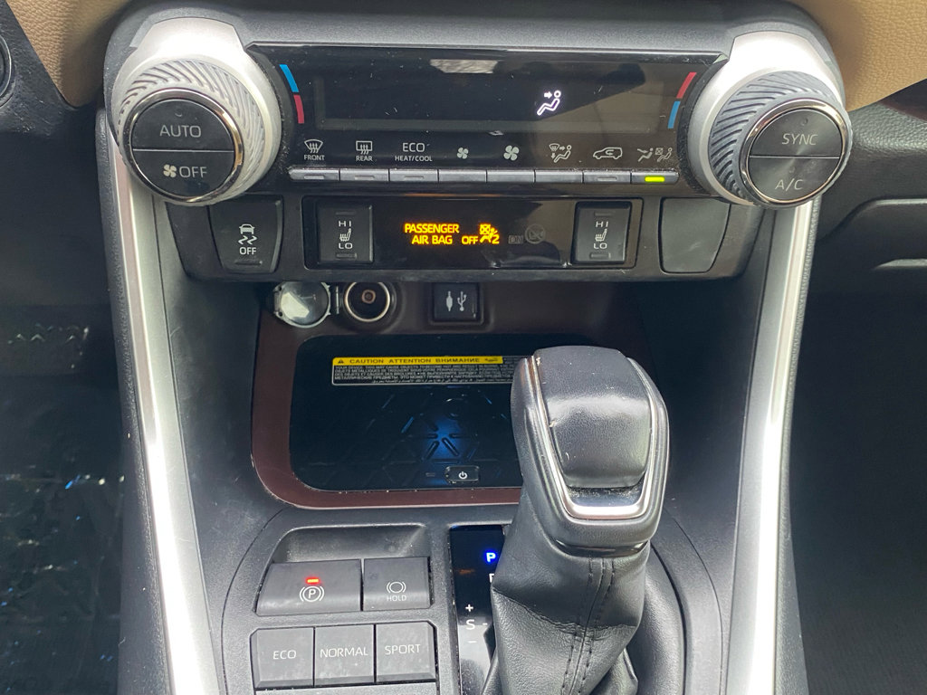 Used 2019 Toyota RAV4 Limited w/ Advanced Technology Package image 21