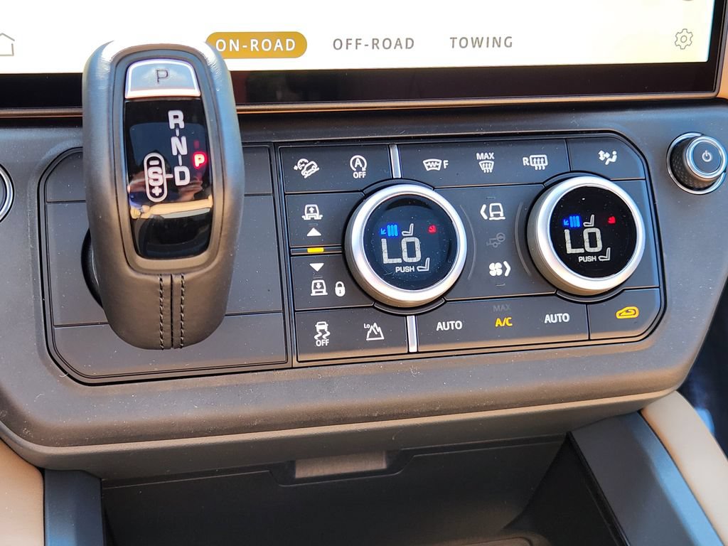New 2026 Land Rover Defender 110 X-Dynamic SE AWD/4WD image 29