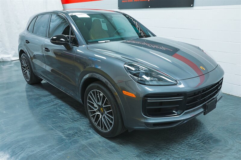 Used 2020 Porsche Cayenne Turbo AWD/4WD image 37