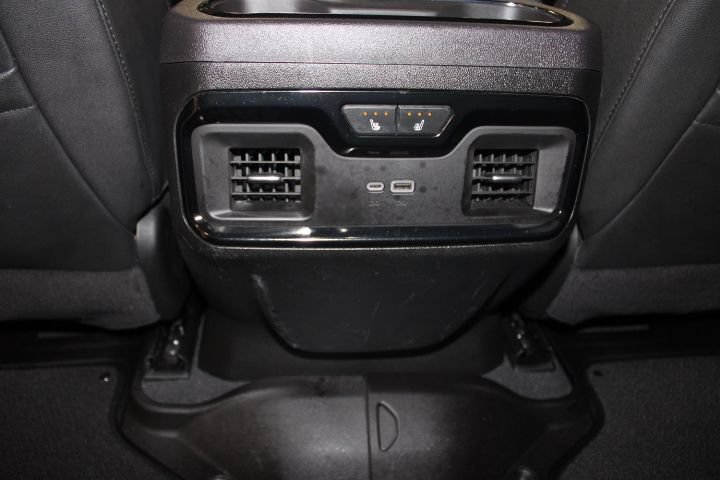 Used 2024 GMC Sierra 1500 AT4 w/ Technology Package AWD/4WD image 23