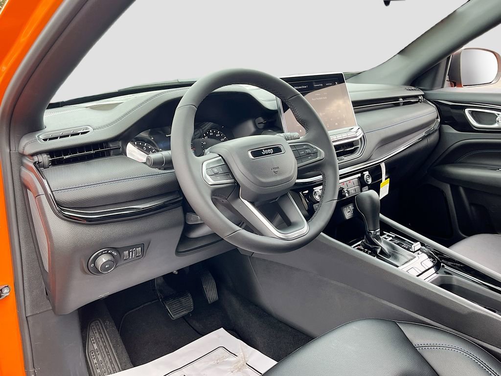 New 2026 Jeep Compass Latitude image 9
