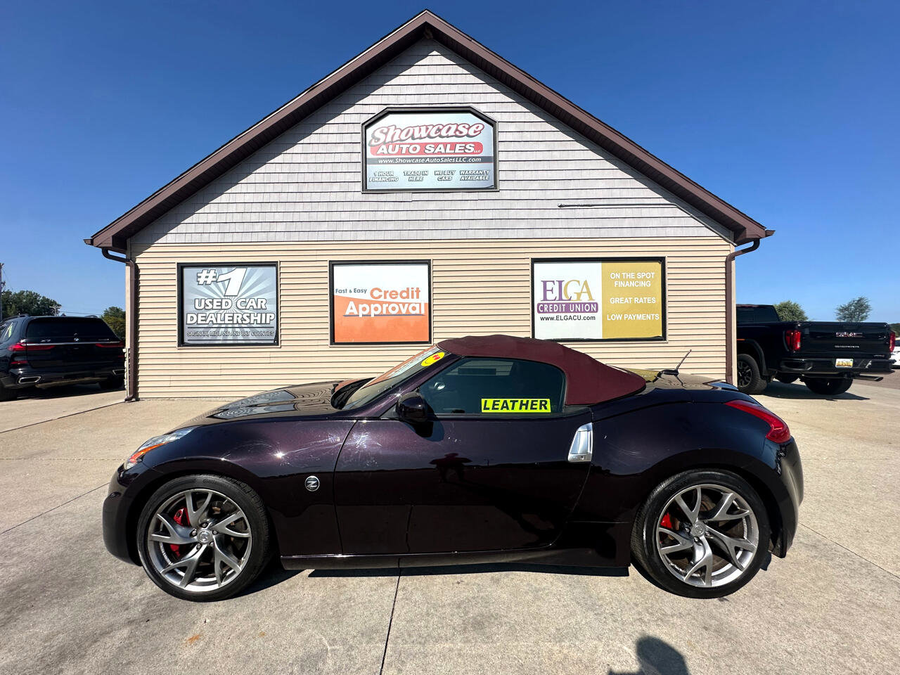 Used 2014 Nissan 370Z Touring w/ Sport Package image 2