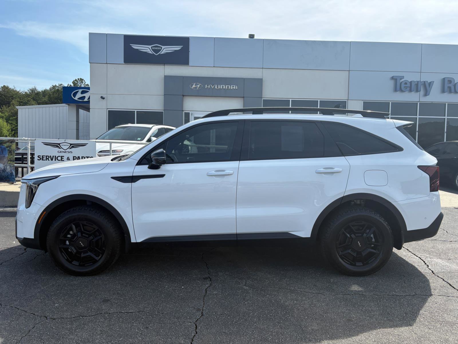 Used 2024 Kia Sorento SX Prestige w/ Sage Leather Package image 4