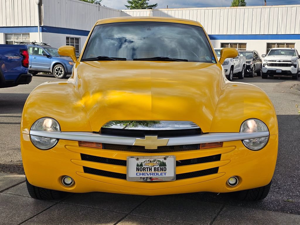 Used 2006 Chevrolet SSR w/ Preferred Equipment Group RWD image 4