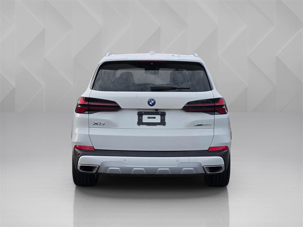 Used 2025 BMW X5 xDrive50e image 5