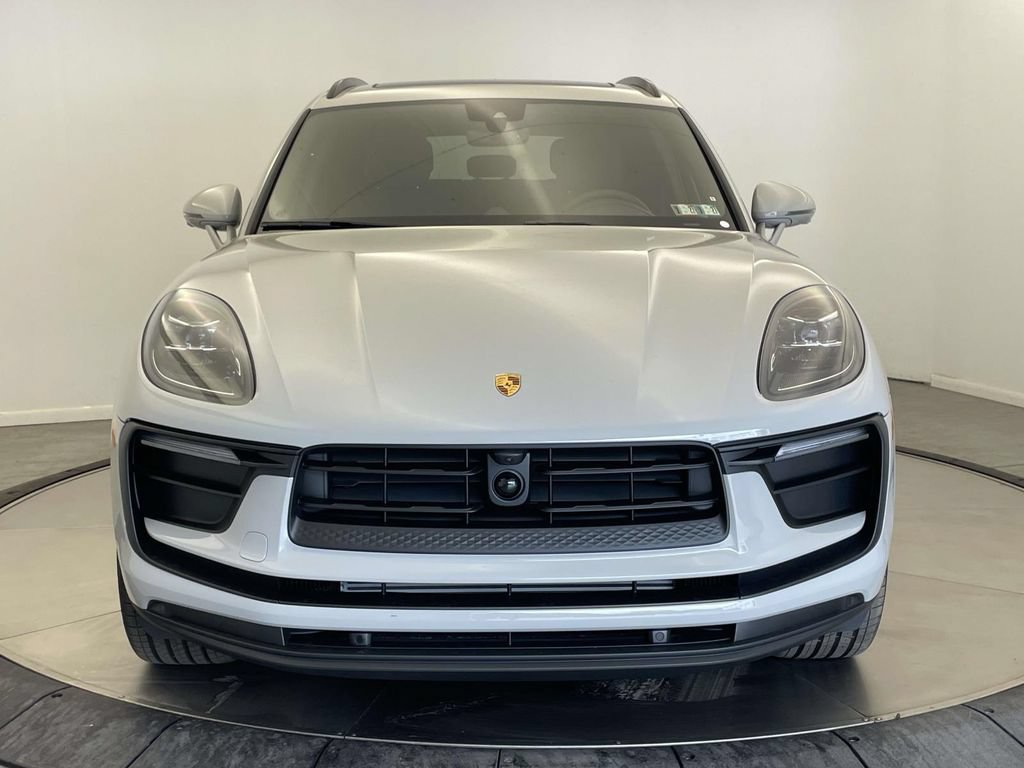 New 2026 Porsche Macan AWD/4WD image 10