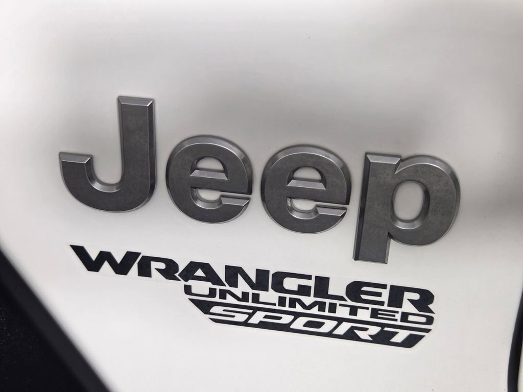 Used 2019 Jeep Wrangler Unlimited Sport S AWD/4WD image 9