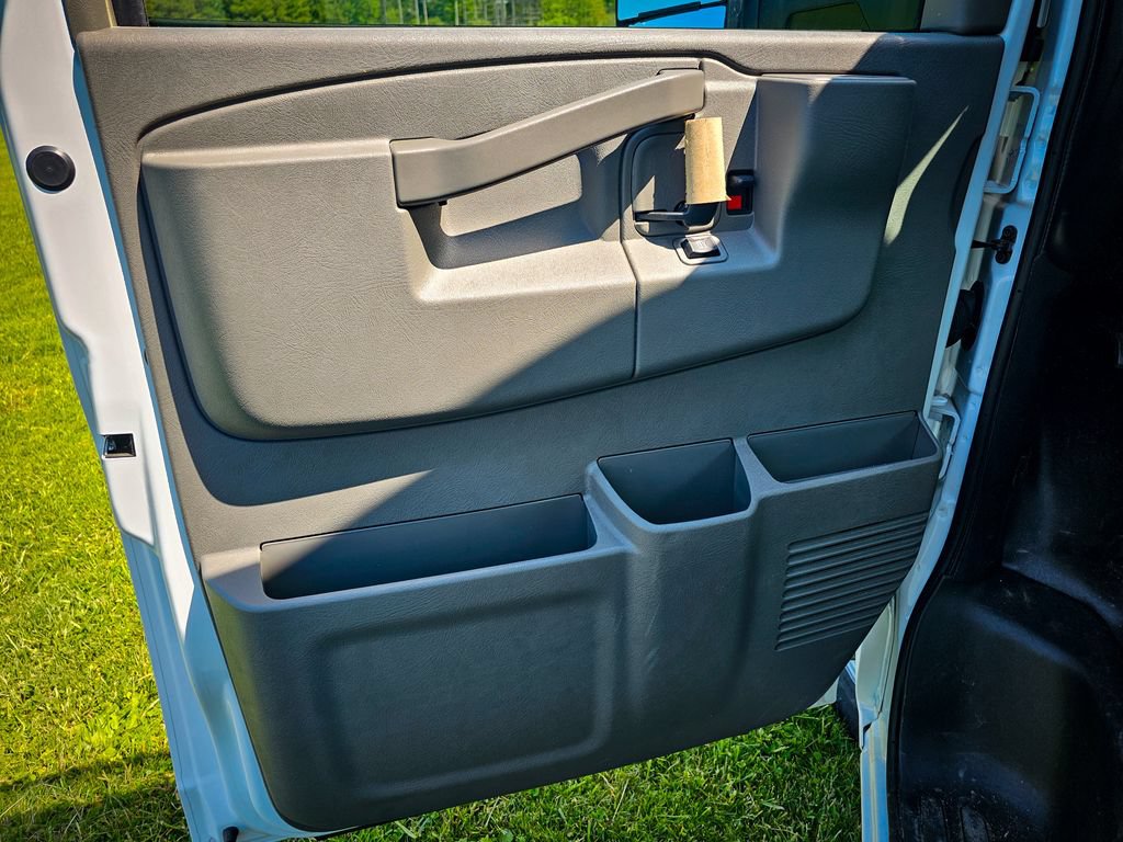New 2026 GMC Savana 3500 w/ Power Convenience Package RWD image 9