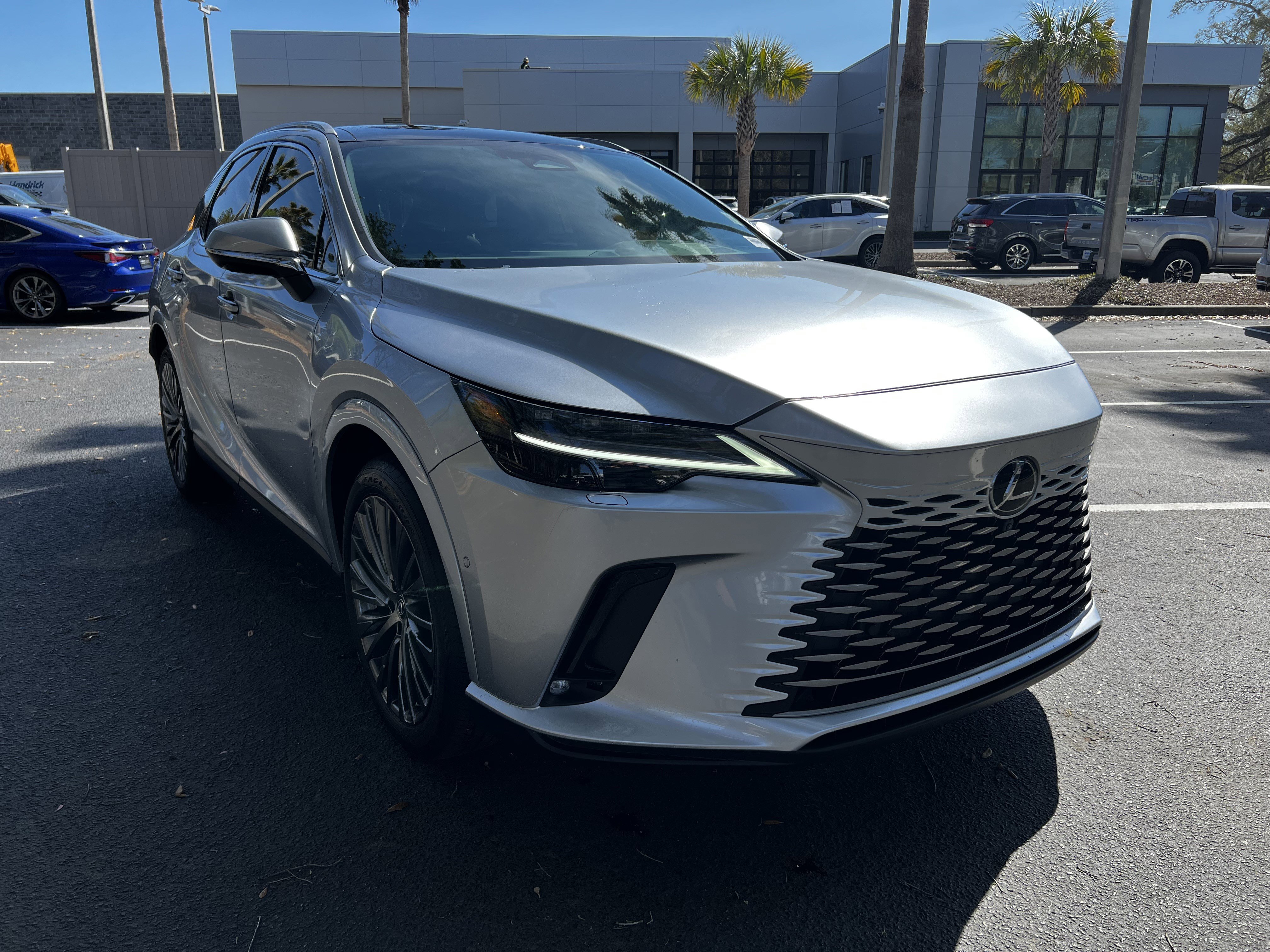 Used 2024 Lexus RX 350 350h Luxury image 2