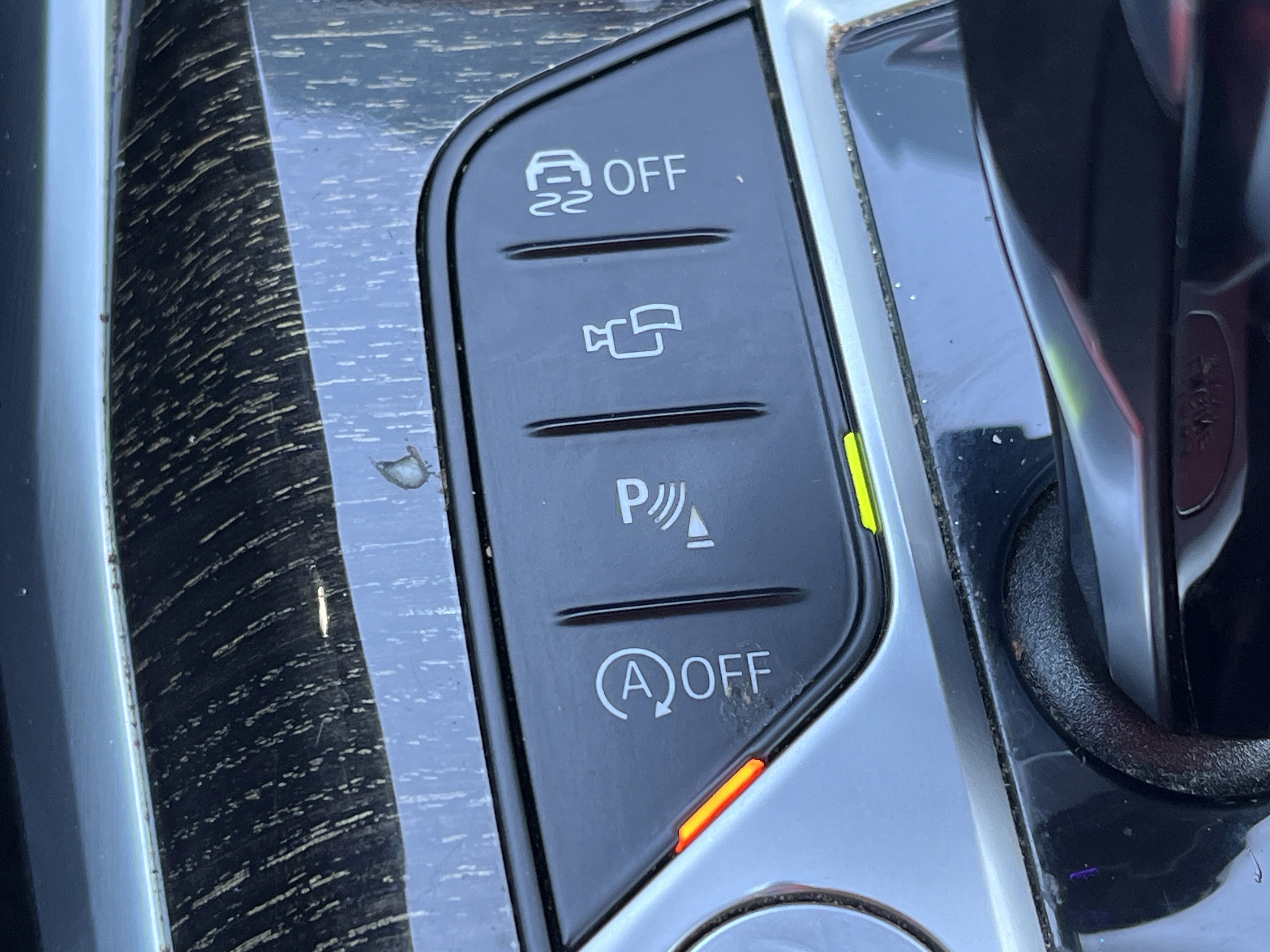 Used 2021 BMW 330i Sedan w/ Premium Package image 9