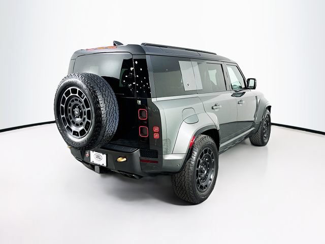 Used 2025 Land Rover Defender 110 AWD/4WD image 5