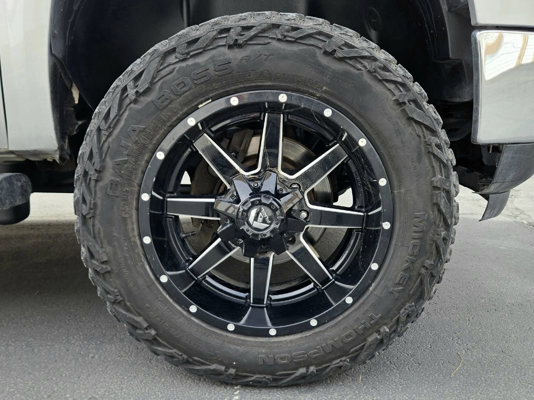 Used 2014 GMC Sierra 2500 SLT w/ Suspension Package, Off-Road image 16