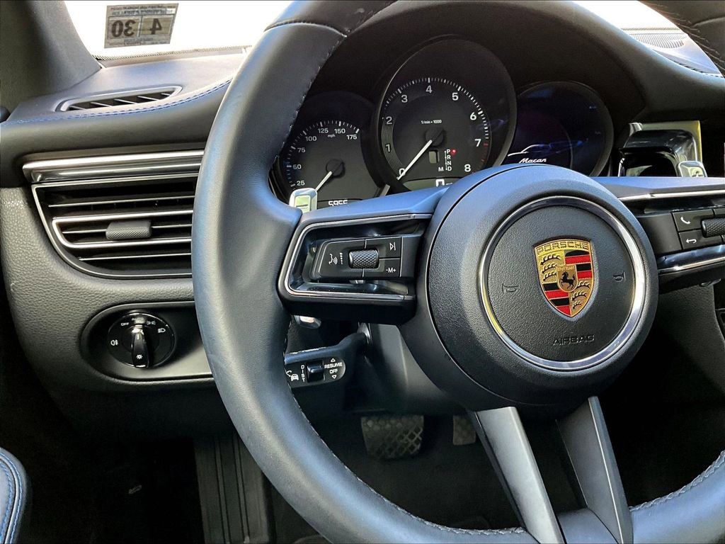 Used 2025 Porsche Macan image 23
