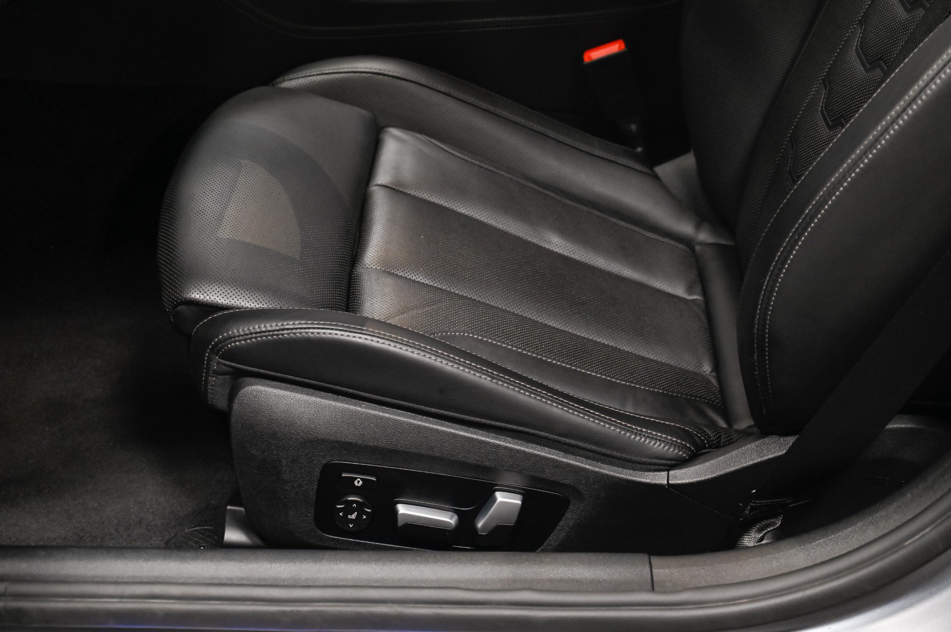 Used 2022 BMW ALPINA B8 xDrive Gran Coupe AWD/4WD image 26