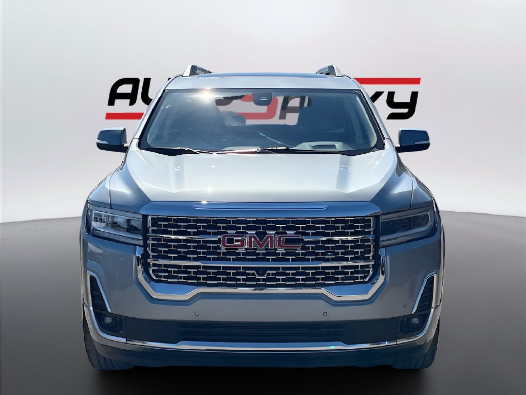 Used 2023 GMC Acadia Denali w/ Denali Ultimate Package FWD image 2