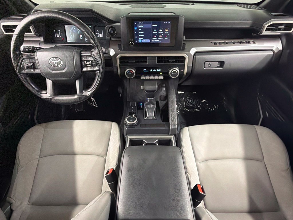 Certified 2025 Toyota Tacoma SR5 AWD/4WD image 36