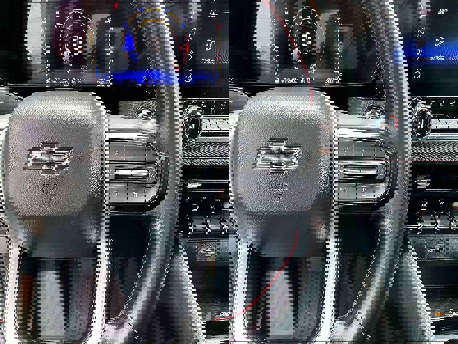 Used 2023 Chevrolet Colorado Z71 w/ Z71 Convenience Package 2 image 24